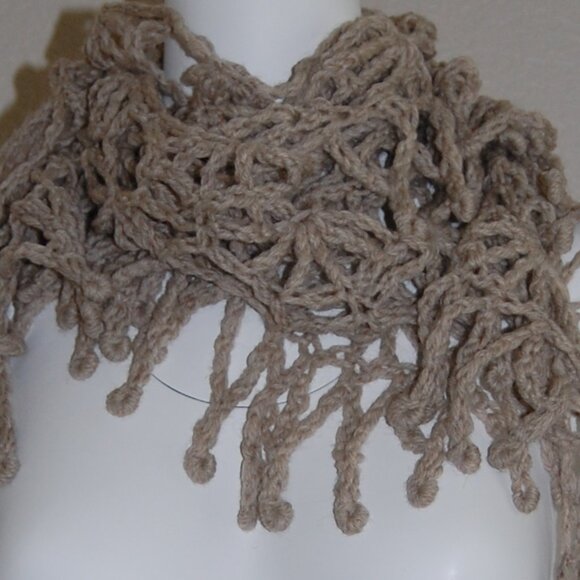 NEW Handmade, 100% Natual Wool, Allure Wavy V Scarf, 8'L & 2'D - Picture 6 of 7